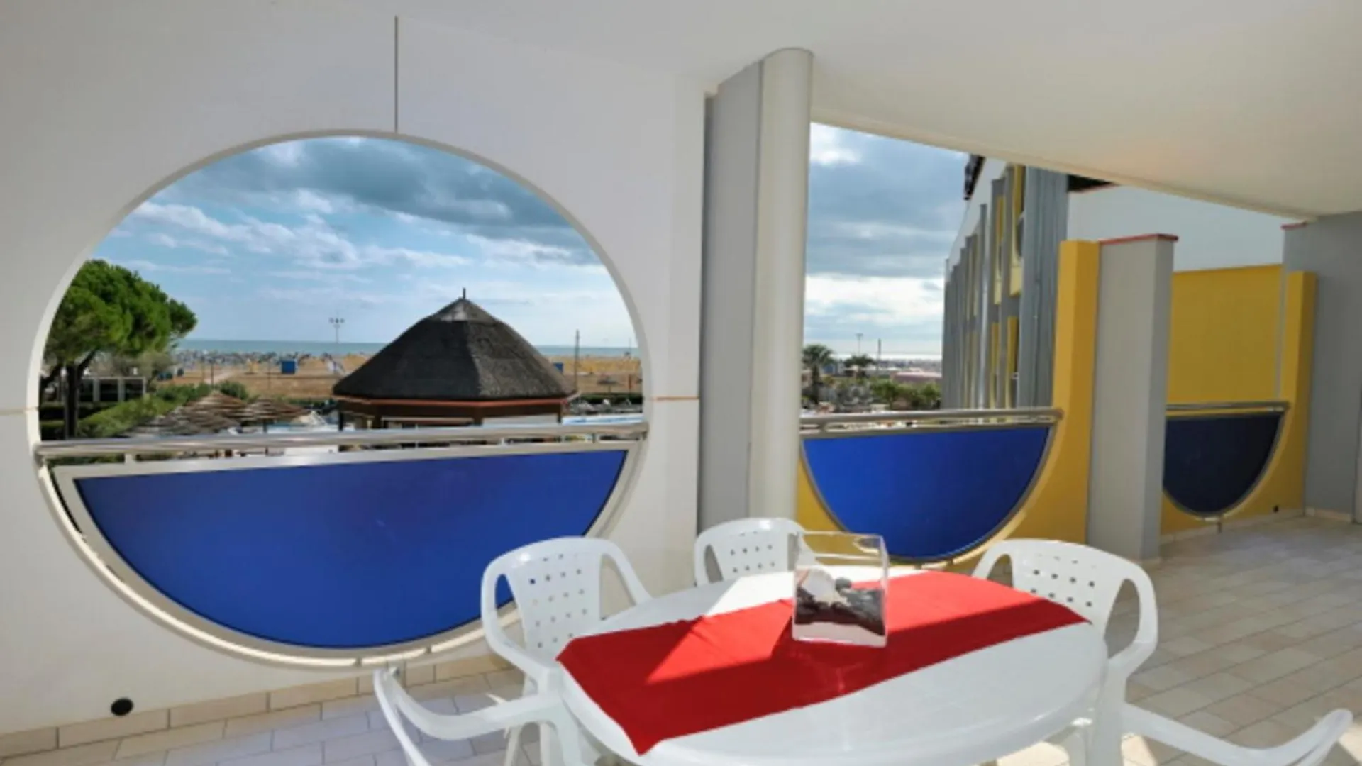 Spacious Seaview Apartment With A Big Terrace Bibione Italy